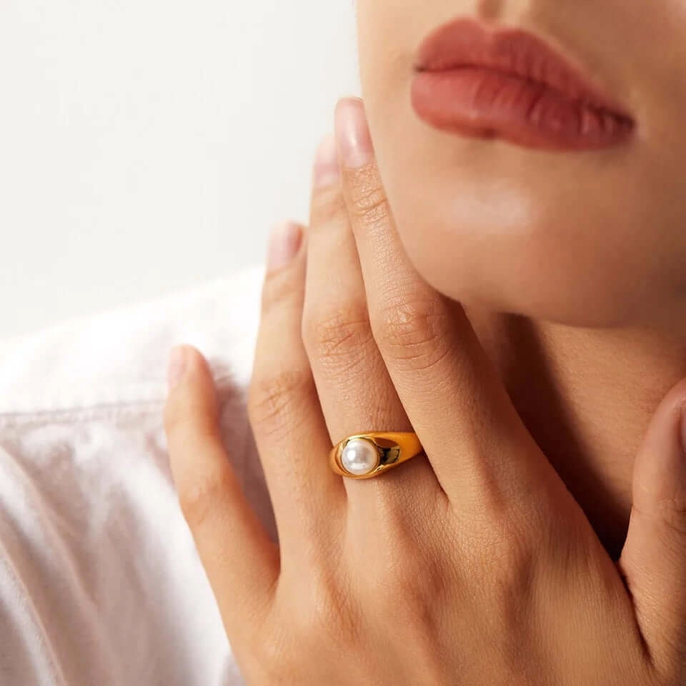 The Pure Pearl Ring - Minimal Stainless Steel Pearl Ring